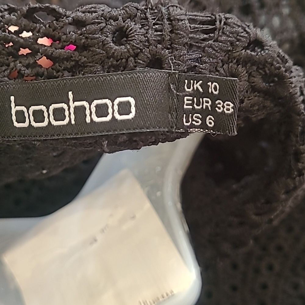 Boohoo Black Crotchet Lace Longsleeve Bell Sleeve Peplum Top Size 6 - Picture 10 of 11